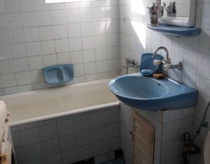 Apartament 3 camere, 62 mp, decomandat, zona Piata Flora