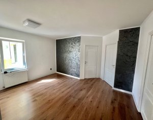 Vanzare apartament 2 camere in Floresti