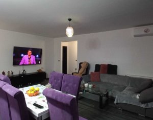 Sale apartment 3 rooms in Floresti