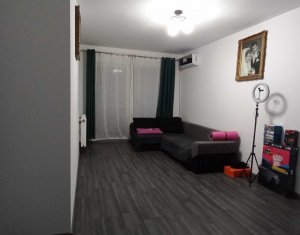 Apartment 3 rooms for sale in Floresti