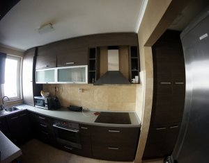 Appartement 4 chambres à vendre dans Cluj-napoca, zone Zorilor