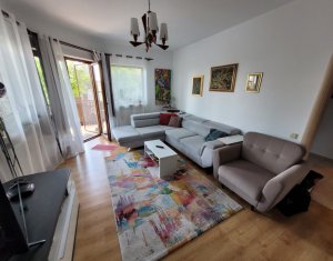 Apartament in vila, 84 mp, 3 camere, 136 mp curte, Andrei Muresanu