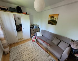 Apartament in vila, 84 mp, 3 camere, 136 mp curte, Andrei Muresanu