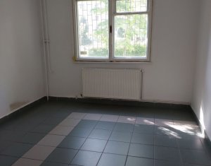 Appartement 5 chambres à vendre dans Cluj-napoca, zone Manastur