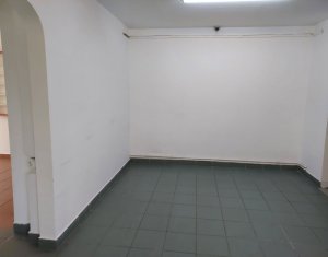 Appartement 5 chambres à vendre dans Cluj-napoca, zone Manastur