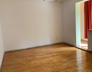 Appartement 4 chambres à vendre dans Cluj-napoca, zone Manastur