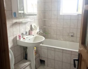 Apartament cu 3 camere decomandate, zona Iulius Mall