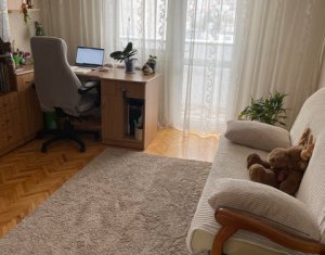 Appartement 4 chambres à vendre dans Cluj-napoca, zone Manastur