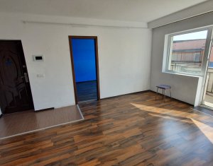 Apartament cu 3 camere de vanzare, finisat, Floresti, zona Stejarului