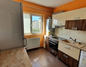 Apartament cu 3 camere de vanzare, finisat, Floresti, zona Stejarului