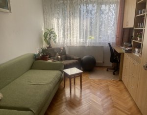 Apartament cu 4 camere decomandate, Manastur, zona strazii Ciucas