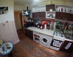 Apartament cu 3 camere, decomandat, 70 mp total, parter inalt, balcon, Manastur