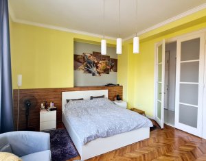 Apartament modern, 2 camere, 81 mp, boxa 24 mp, etaj 1, 2 bai, Centru