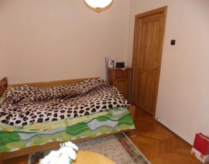 Apartament cu 3 camere decomandate, +garaj din beton,  cartierul Zorilor