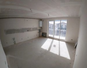 Vanzare apartament 3 camere in Floresti