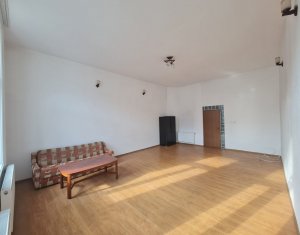 Apartament 81 mp, loc de parcare + spatiu tehnic, in zona centrala