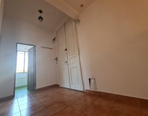 Apartament 81 mp, loc de parcare + spatiu tehnic, in zona centrala