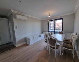 Appartement 3 chambres à vendre dans Cluj-napoca, zone Intre Lacuri