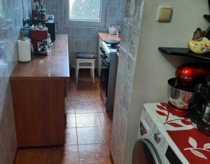 Apartament 3 camere, 47 mp, semidecomandat, Cinema Dacia