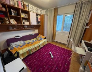 Apartament 3 camere, 47 mp, semidecomandat, Cinema Dacia