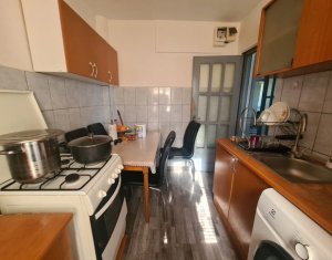 Appartement 4 chambres à vendre dans Cluj-napoca, zone Manastur