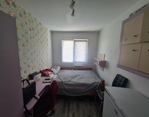 Appartement 4 chambres à vendre dans Cluj-napoca, zone Manastur