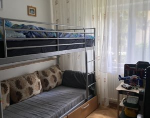 Apartament 3 camere, zona semicentrala, pozitie excelenta