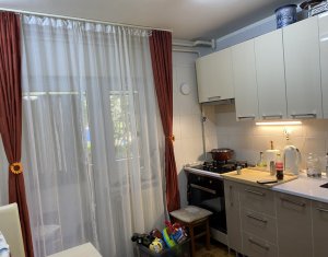 Apartament 3 camere, zona semicentrala, pozitie excelenta