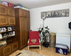 Apartament 3 camere, zona semicentrala, pozitie excelenta