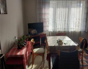 Apartament decomandat, cu 2 camere, etaj 2, lift, cartierul Manastur