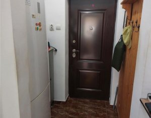 Apartament decomandat, cu 2 camere, etaj 2, lift, cartierul Manastur