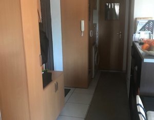 Apartament 3 camere, centru, Floresti