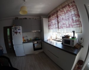 Apartment 3 rooms for sale in Baciu, zone Centru