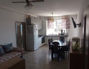 Apartment 3 rooms for sale in Baciu, zone Centru