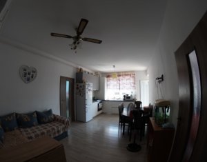 Apartment 3 rooms for sale in Baciu, zone Centru