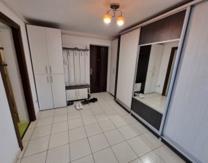 Apartament 3 camere, etaj 2, mobilat, zona Parc Poligon