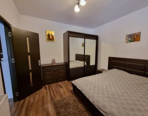 Appartement 3 chambres à vendre dans Cluj-napoca, zone Intre Lacuri