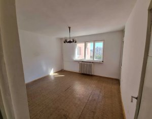 Apartament 2 camere, decomandat, zona BIG, ideal investitie