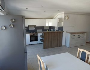 Apartament 3 camere, 71 mp, loc parcare, Floresti