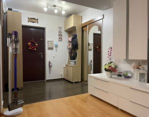 Apartament 3 camere, situat in Floresti, zona Stejarului