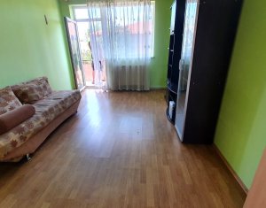 Apartment 3 rooms for sale in Floresti