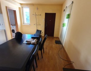 Apartment 3 rooms for sale in Floresti