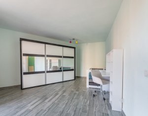 Apartament modern 3 camere, 90 mp, 2 bai, boxa, garaj, Plopilor