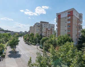 Apartament modern 3 camere, 90 mp, 2 bai, boxa, garaj, Plopilor