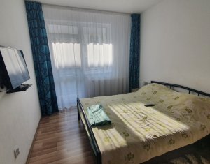 Apartament cu 3 camere, finisat, strada Cetatii, zona Unicarm