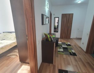 Apartament cu 3 camere, finisat, strada Cetatii, zona Unicarm