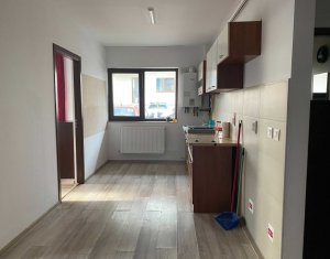 Vanzare apartament 3 camere, finisat, Floresti