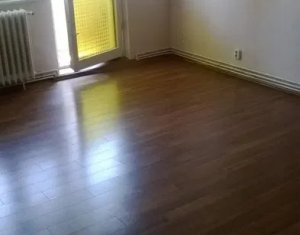 Appartement 4 chambres à vendre dans Cluj-napoca, zone Marasti