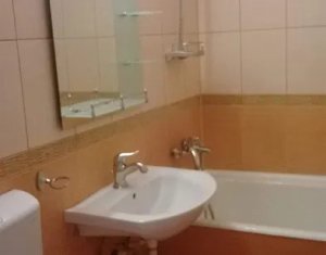 Apartament 4 camere decomandate, la etaj 2/4, strada Anina