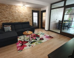 Apartament cu 3 camere, ultrafinisat, gradina 60mp, Sesul de Sus